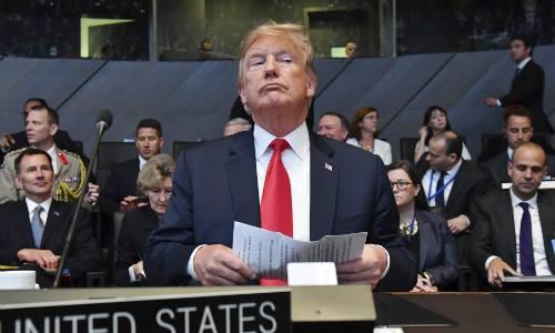 Cơn hoảng loạn Trump giáng xuống hội nghị thượng đỉnh NATO