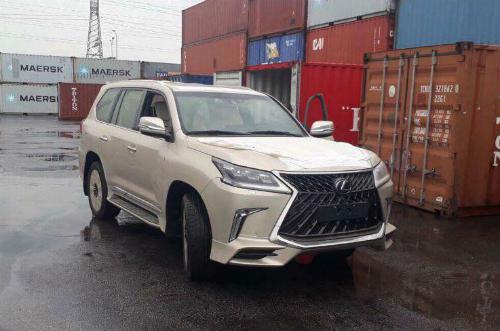 Lexus LX570 bản 4 chỗ giá gần 11 tỷ đầu tiên về Việt Nam