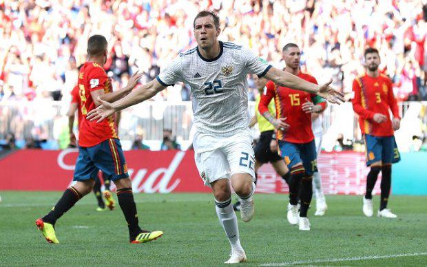 Tuyển Nga tiễn Tây Ban Nha về nước sau loạt đá luân lưu cân não (Saostar.vn)