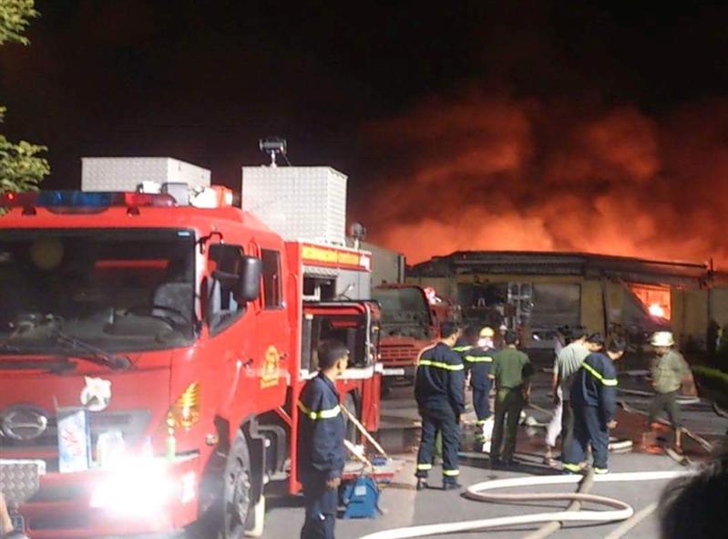 Cảng Hải Phòng tham gia chữa cháy tại Dương Kinh